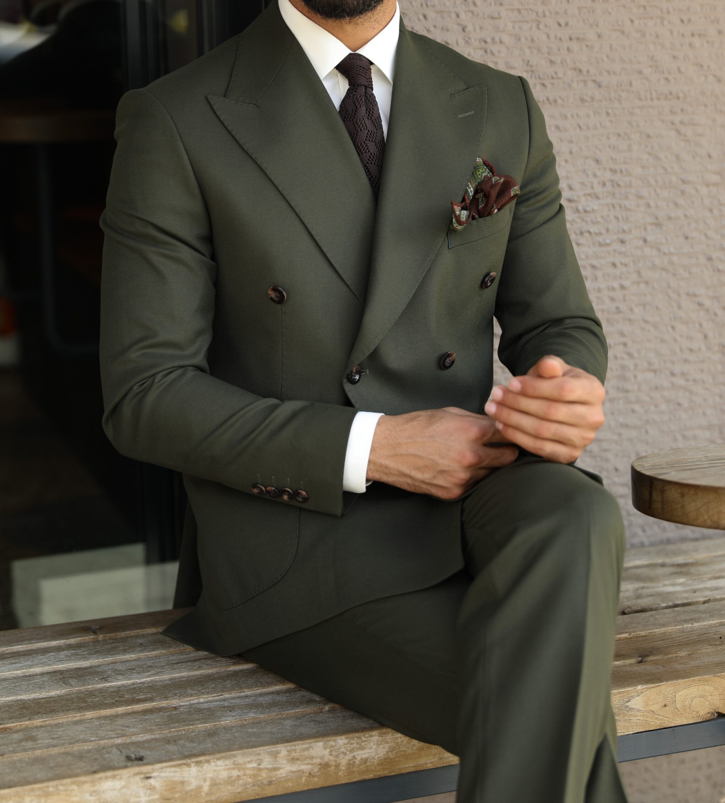 The Dark Green Suit - The Most Flexible Suit Color | How to Wear A Man's  Green Suit | Green suit men, Suit without tie, Green suit