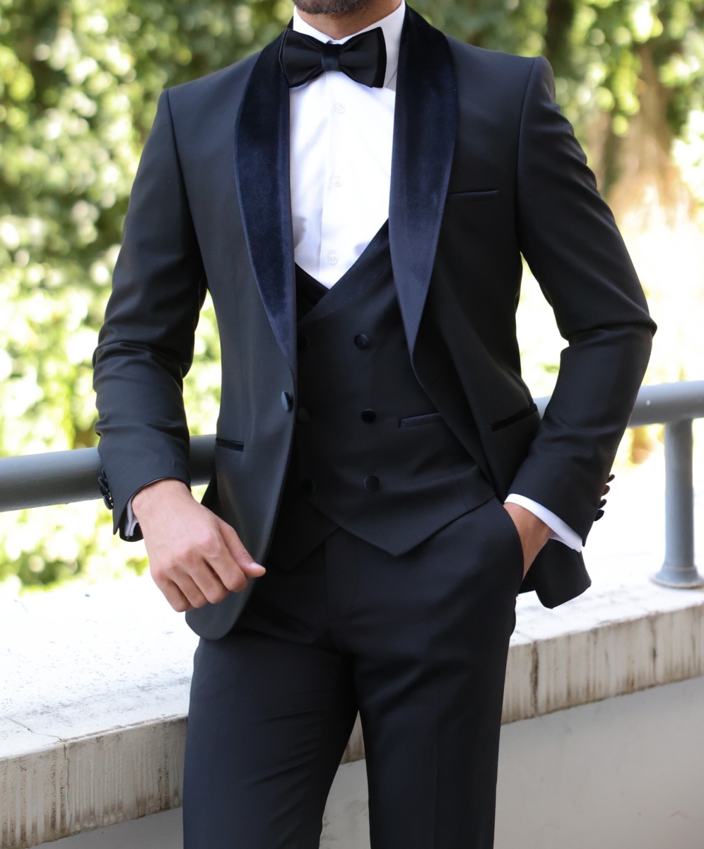 Seymour Court Tailored Fit Men's All Black Three Piece Tuxedo With